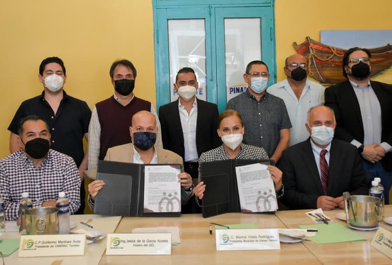 El Ayuntamiento de Gómez Palacio firmó un convenio de colaboración con el Grupo Empresarial de la Laguna. (GUADALUPE MIRANDA)