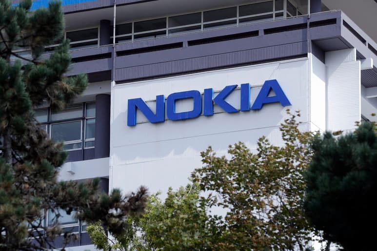 La compañía finlandesa de telecomunicaciones Nokia anunció que ha alcanzado la cifra de 4,000 familias de patentes consideradas esenciales para la telefonía de quinta generación (5G), lo que la convierte en líder del sector, según la empresa. (ESPECIAL)