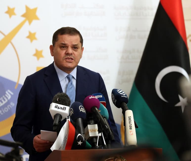 El primer ministro interino de Libia presentó documentos para postularse a la presidencia pese a que está técnicamente inhabilitado de participar en las venideras elecciones. (EFE)