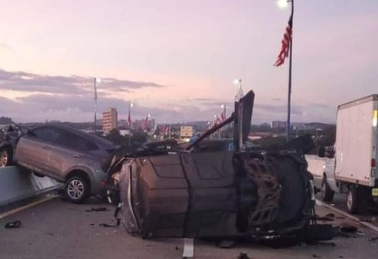 El reguetonero puertorriqueño Arcángel dijo este domingo que no es 'nada ni nadie' para exigirle ni reclamarle a Dios por el fallecimiento esta madrugada de uno de sus hermanos, Justin Santos, en un accidente de tránsito en San Juan.