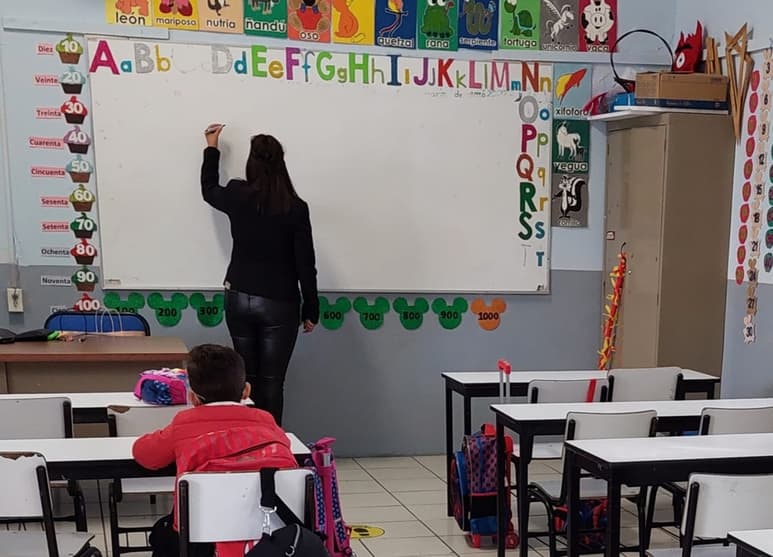 Los trabajadores de la educación se vacunaron con el biológico de CanSino, de una sola dosis. (ARCHIVO)