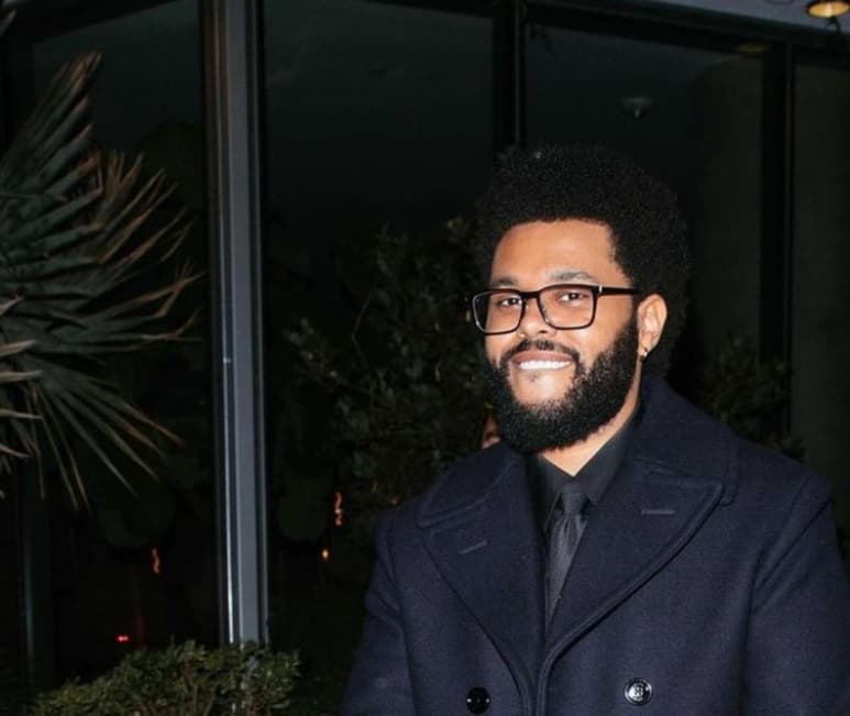 Aunque el año pasado The Weeknd dijo que emprendería un boicot, luego de que su álbum 'After Hours' no fuera nominado pese a los pronósticos que vislumbraban que será el favorito de ese año, este 2021, el cantante canadiense ha revivido tres nominaciones al gramófono, aunque ninguna de ellas en solitario.