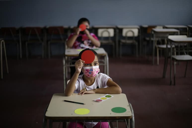 El 57 % se han identificado principalmente en alumnos del rango de los 10 a 14 años. (EFE)