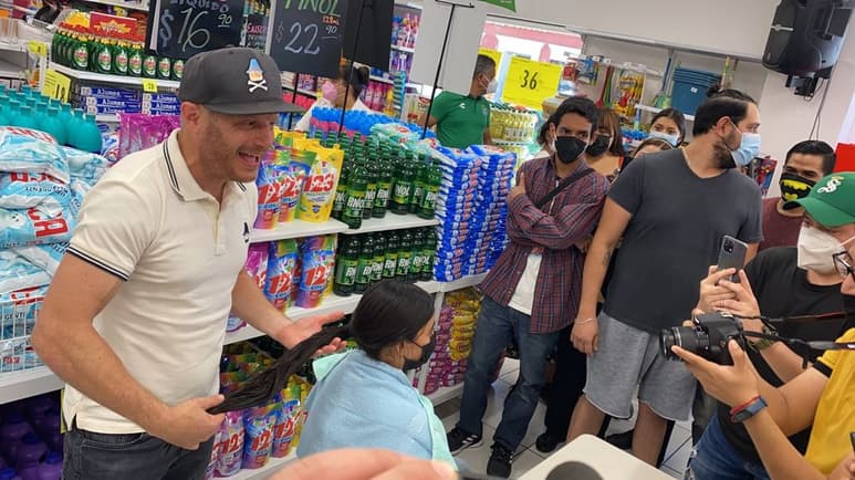 Alboroto. La gente acudió a conocer a Facundo.