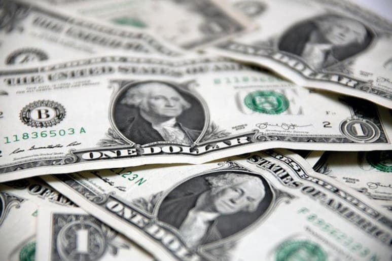 El dólar al menudeo se vende arriba de los 22 pesos en las ventanillas de los bancos de acuerdo con información de CitiBanamex, 30 centavos por arriba del cierre anterior, con lo que se ubica en el nivel más alto en lo que va del año y desde octubre de 2020. (ESPECIAL)