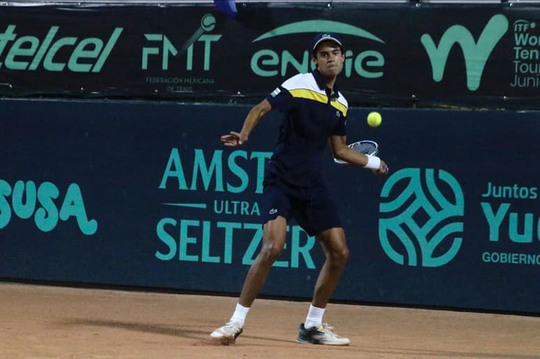 El tenista mexicano Rodrigo Pacheco sigue dando espectáculo ante su gente yucateca y avanzó a los cuartos de final del 34º Mundial Juvenil Yucatán (Grado A).