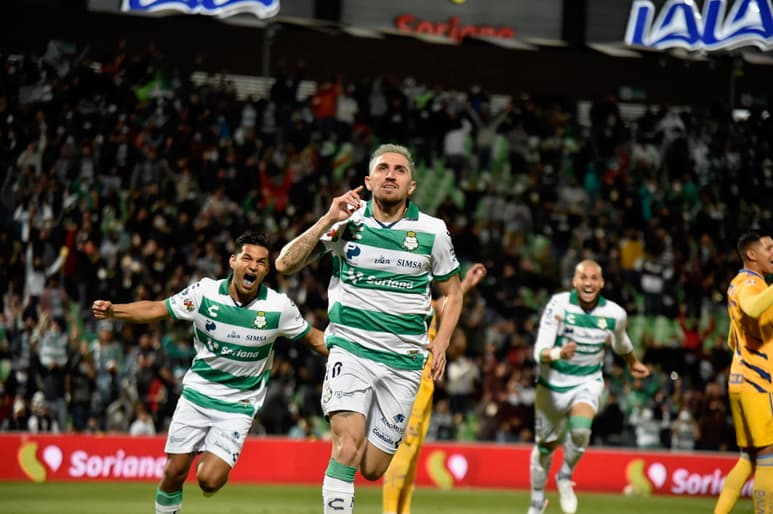 No fue el mejor partido de Santos Laguna en la era de Guillermo Almada, pero le sirve para que con un empate el próximo domingo en el 'Volcán', lo ponga en las semifinales del Apertura 2021. (RAMÓN SOTOMAYOR)