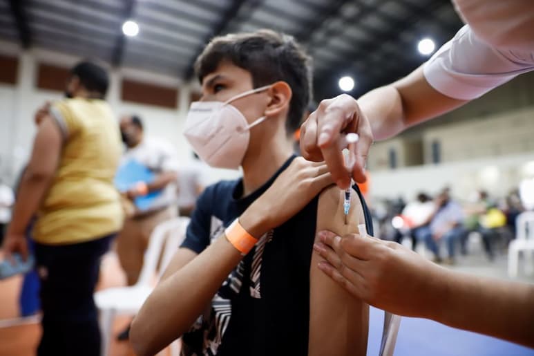 La jornada de vacunación anti-COVID-19 se realizará en el Hospital General y está destinada para jóvenes de 15 a 17 años. (ARCHIVO)