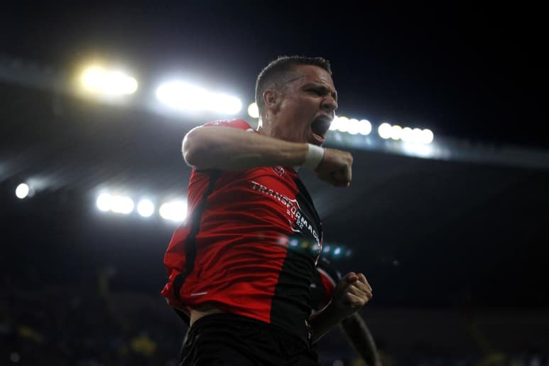 Los cuatro equipos que se jugarán las semifinales del torneo Apertura 2021 de la Liga MX quedaron definidos. La pelea por el título está más cerca luego de que este domingo finalizaron los duelos de vuelta de cuartos de final. 
