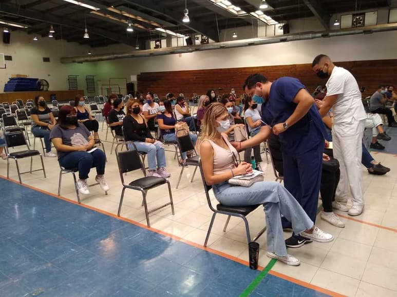 La vacunación anti-COVID-19 avanza en las distintas regiones de Coahuila y llaman a aplicarse el biológico existente. (ARCHIVO)