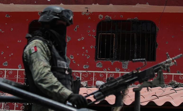 Los habitantes de Huitzuco, ubicado al norte de Guerrero, no pueden transitar por las calles pasadas las 18:00 horas debido al riesgo de ser asesinados por el “toque de queda” que fue impuesto por sicarios que pelean el traslado de drogas y las extorsiones. (ARCHIVO)