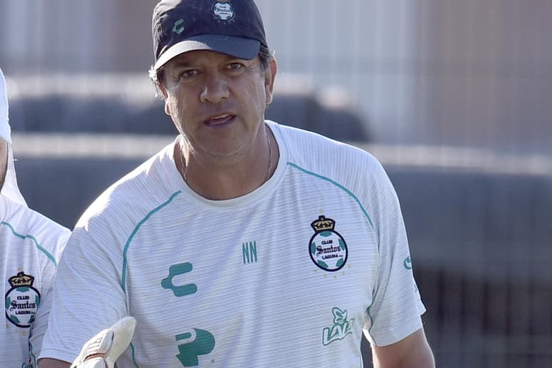 Club Santos comunicó esta tarde la partida de Nicolás Navarro.