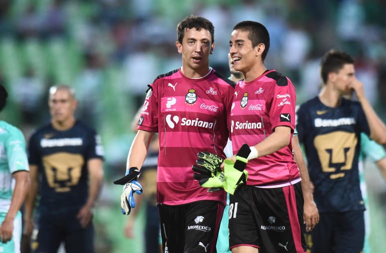 Después de darse a conocer la convocatoria del portero Carlos Acevedo a la Selección Mexicana, el actual guardameta del Porto Agustín Marchesín, se dio el tiempo para enviar un mensaje de felicitación a su excompañero en Santos Laguna.