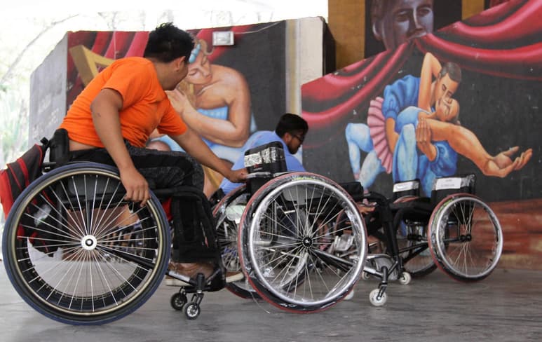 En México, 76% de las personas con discapacidad y/o problema o condición mental cuenta con afiliación a servicios de salud, porcentaje mayor a 74% que tiene la población sin discapacidad, informó el Inegi, a propósito del día internacional de las personas con discapacidad. (ARCHIVO)