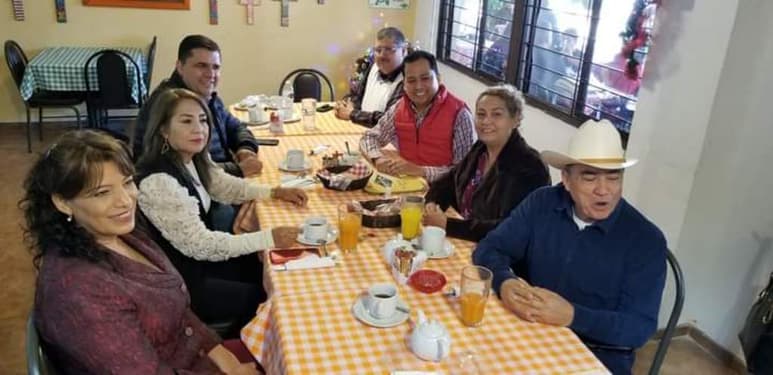 Aspirantes a la presidencia municipal de Lerdo por el PRI se reúnen como muestra de 'unidad'. (EL SIGLO DE TORREÓN)