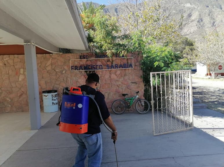 El departamento de Prevención Social estuvo presente en el ejido Graseros en Lerdo, con la finalidad de visitar los restaurantes ubicados en la zona Turística de la presa Francisco Zarco y supervisar que se cumplan con las medidas de sanidad. (ARCVHIO)