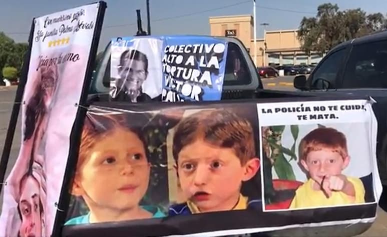 A un mes de la muerte del actor Octavio Ocaña, activistas protestan aún por las irregularidades que hay en el caso, respecto al actuar de la policía de Cuautitlán, Izcalli (CAPTURA)