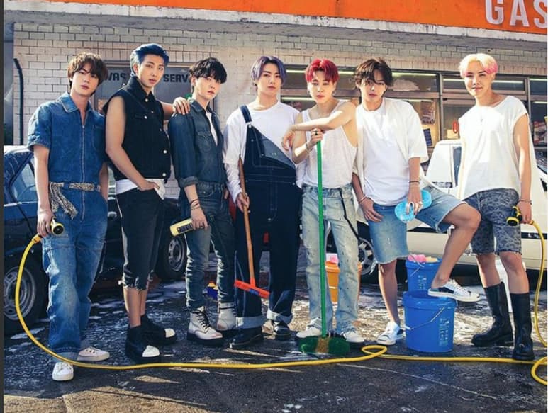 El 2021 ha sido un año de mucho éxito para los chicos de BTS, quienes con sus temas 'Butter' y 'Permissión to Dance' lograron dominar las listas de popularidad de todo el mundo, colocándose como uno de los grupos favoritos del año. Sin embargo, a pesar de su nivel de estrellato también son humanos por lo que necesitan descansar.