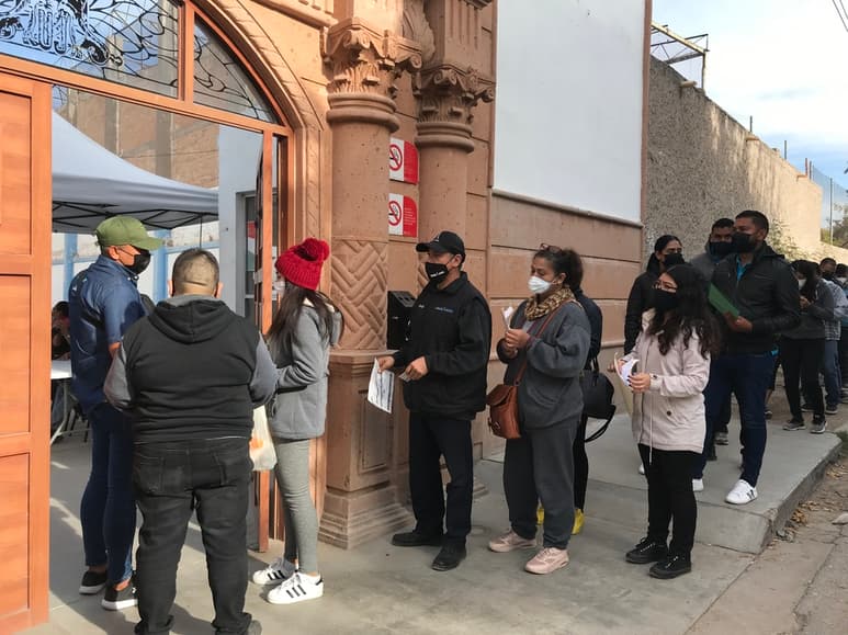 Con baja afluencia arrancó la jornada de vacunación anti-COVID para la aplicación de segundas dosis entre personas rezagadas. (GUADALUPE MIRANDA)
