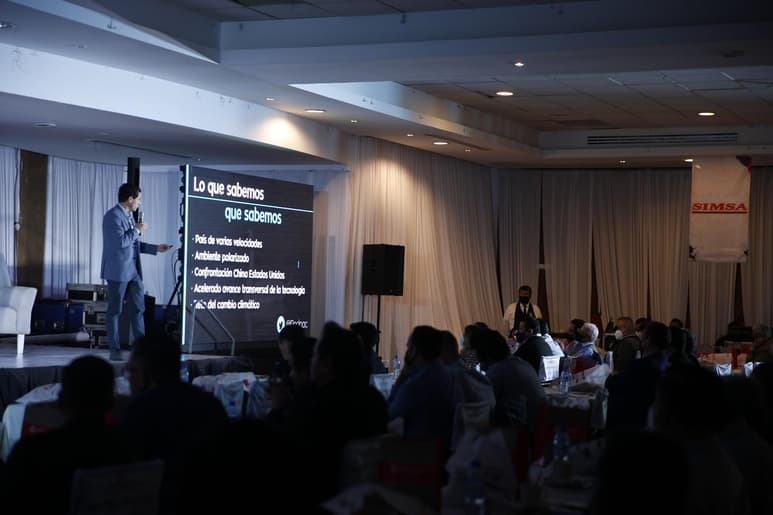Grupo SIMSA y empresas laguneras reunidas “De frente hacia el futuro”
