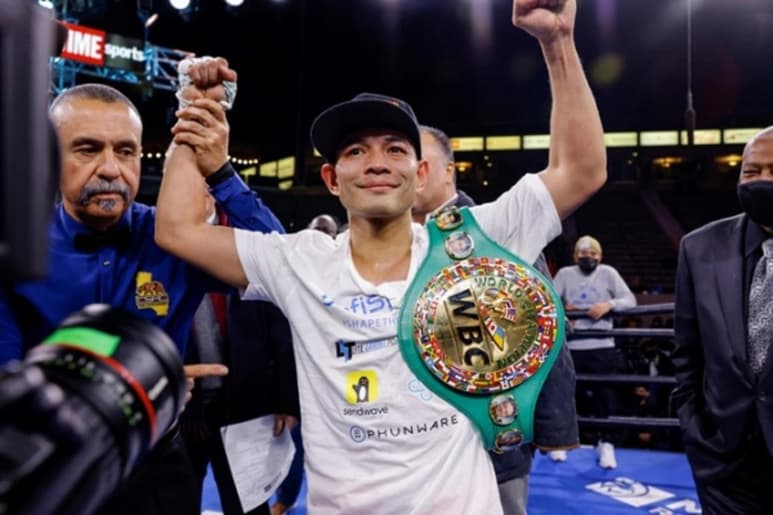 El Campeón Gallo del Consejo Mundial de Boxeo (WBC, por sus siglas en inglés), el filipino Nonito Donaire, defendió con éxito su corona al noquear en el cuarto round, a su compatriota Reymart Gaballo, en el combate estelar de una cartelera que se llevó a cabo en el Dignity Health Sports Park, de Carson, California.