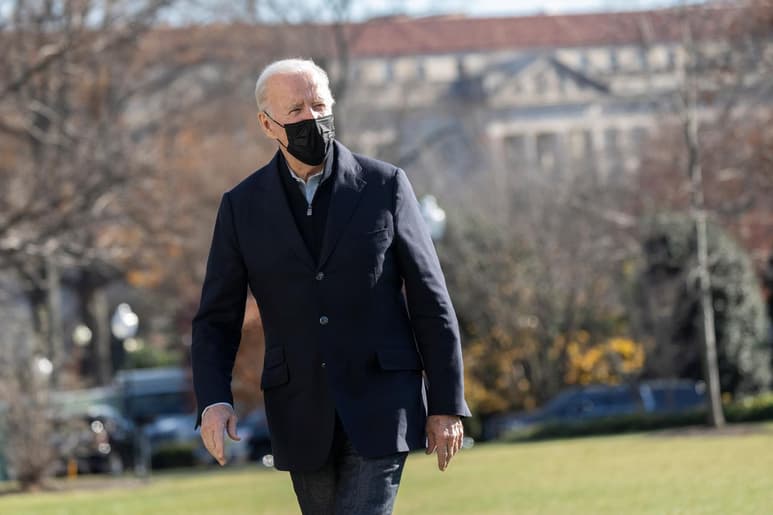 El presidente de EUA, Joe Biden, anunció este lunes que viajará a Kentucky el miércoles para recorrer el lugar de la tragedia y reunirse con familiares de las víctimas de la serie de potentes tornados, que han dejado casi 80 muertos en varios estados del país. (ARCHIVO)