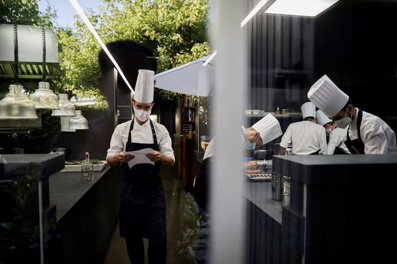 Los restaurantes resienten la inflación al triple debido a los aumentos en sus insumos. (ARCHIVO)