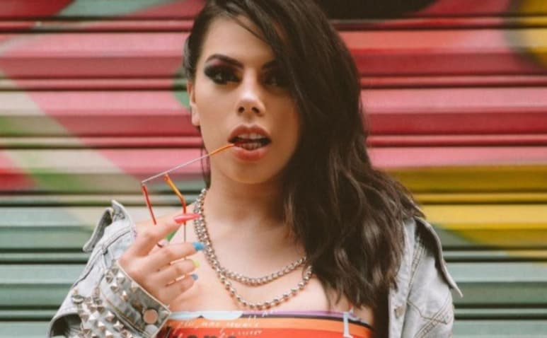 Desde Instagram la 'influencer' se mostró luciendo su figura con traje de baño (@LIZBETHRODRIGUEZOFICIAL)