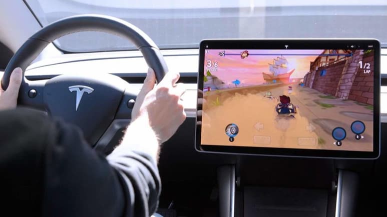 En agosto, Vince Patton veía un video por YouTube sobre el dueño de un Tesla que hizo una observación alarmante: los conductores de esos autos ahora podían jugar videojuegos en la pantalla táctil del vehículo, estando en movimiento. (ESPECIAL)