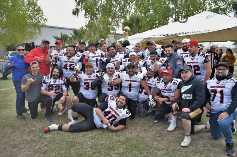 El equipo Raptors se coronó campeón de la Liga de Futbol Americano Arena HAF, en su temporada “Jaime Humberto “Tapón” Martínez Moreno”, luego de vencer esta tarde a la escuadra de Borregos por marcador de 31 puntos a 19, en un gran partido disputado en los campos La Unión, de esta ciudad.