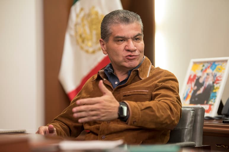 El gobernador de Coahuila, Miguel Riquelme, menciona que son tiempos muy complejos para los gobernantes y es muy importante la labor en equipo. (ÉRICK SOTOMAYOR)