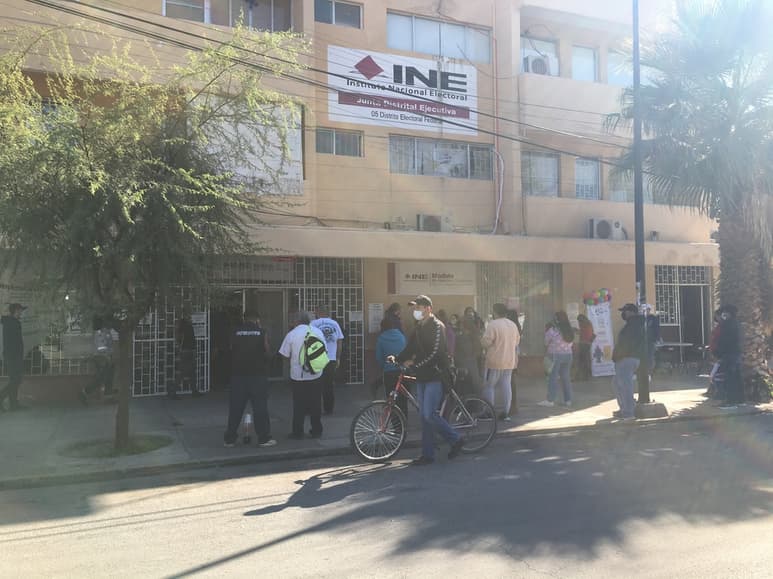 Llama el INE a la ciudadanía a actualizar su credencial. (EL SIGLO DE TORREÓN)