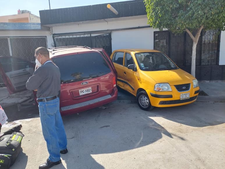 El accidente ocurrió cerca de las 11:50 de la mañana de este lunes en la cerrada San Rufino. (EL SIGLO DE TORREÓN)