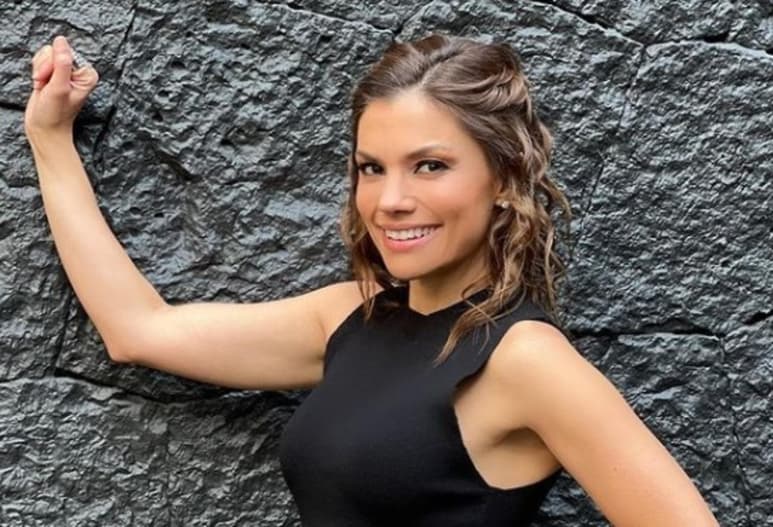 La conductora de televisión 'robó suspiros' entre sus seguidores al mostrarse en bikini (@TABATAJALILOFICIAL) 