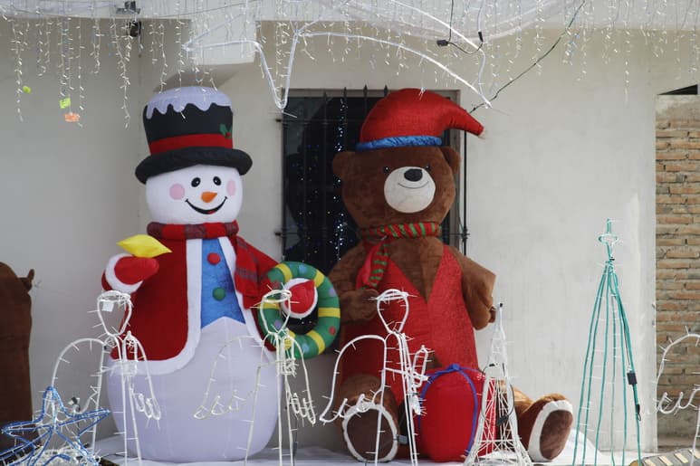 La venta de luces y adornos navideños no ha sido tan buena como se esperaba en el presente año. (VERÓNICA RIVERA)