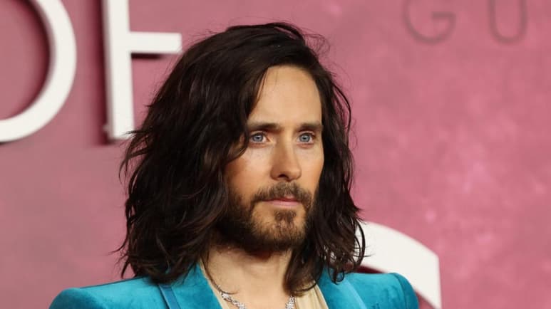 El actor estadounidense, Jared Leto, celebró su cumpleaños número 50 con una instantánea que encantó a sus fans (ESPECIAL)