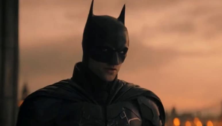 Después de pequeños fragmentos lanzados a lo largo de estos dos años desde que fue anunciado Robert Pattinson como el nuevo Batman de DC, la espera terminó.