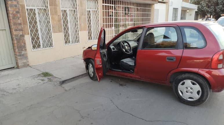 El conductor responsable fue identificado como José Alberto, de 30 años de edad, quien conducía un vehículo Chevrolet Chevy, color guinda, el cual portaba placas de circulación del estado de Coahuila. (EL SIGLO DE TORREÓN) 