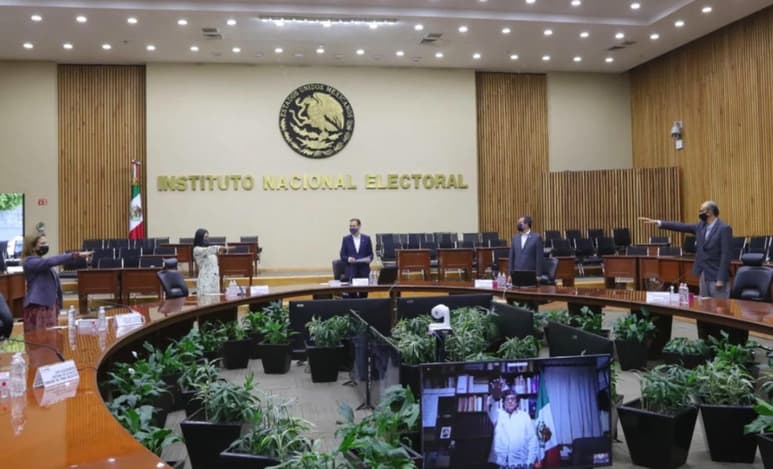 Los delitos que se imputan son coalición de servidores públicos y abuso de autoridad. (ESPECIAL)