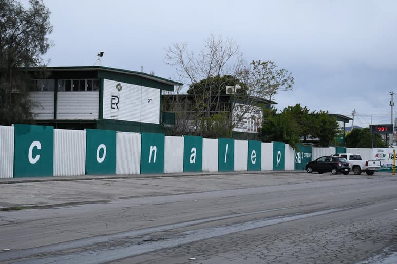 En el transcurso de poco más de cuatro décadas han egresado de sus 63 carreras 1 millón 500 mil profesionales técnicos. (ARCHIVO)