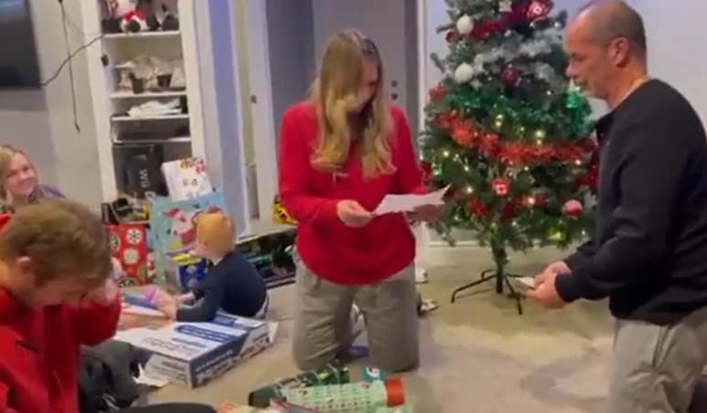 Como regalo de Navidad, el 'gamers' y 'streamer', 'Xposed', pagó la hipoteca de la casa de sus padres (CAPTURA)
