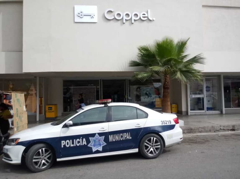 Los socorristas intentaron auxiliar al hombre, pero constataron que ya no tenía signos vitales. (EL SIGLO DE TORREÓN)