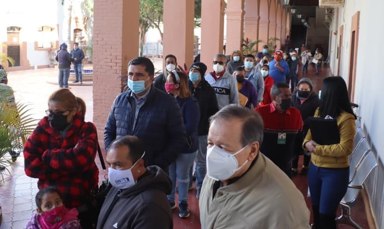 El alcalde de Lerdo agradeció a cada uno de los presentes por su compromiso con el Gobierno municipal. (CORTESÍA)