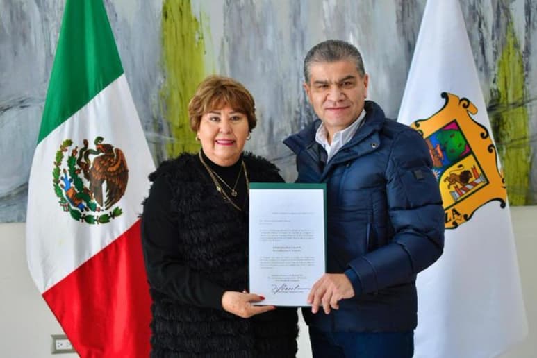 El gobernador nombró a Leticia Castaño Orozco como la nueva administradora local de Recaudación de Rentas en Torreón. (TWITTER)