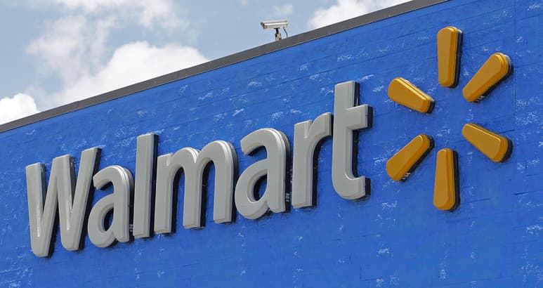 La empresa estadounidense Walmart, la mayor cadena de supermercados del mundo, ha revelado su interés por crear una criptomoneda y vender bienes virtuales en varias solicitudes de marca entregadas recientemente a la Oficina de Patentes, según informó este domingo el medio CNBC. (ARCHIVO)
