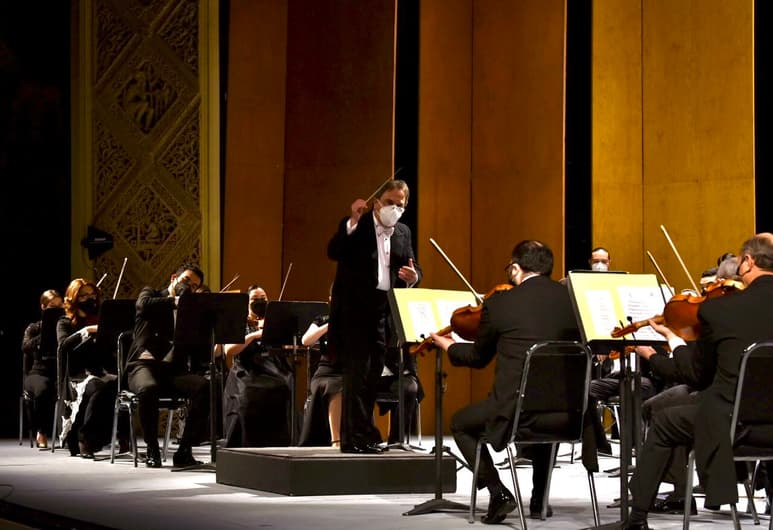 Los menores de edad podrán entrar al concierto siempre y cuando cuenten con más de 12 años de edad. (SAÚL RODRÍGUEZ)