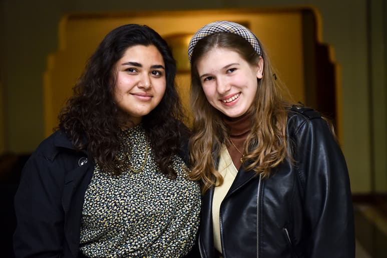 Emma Calderón y Valerye Hamilton.