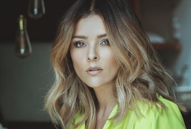 CORTESÍA