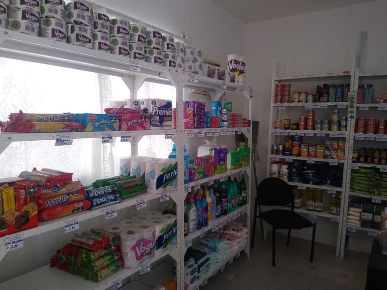 Se acerca los productos de la canasta básica. (MARY VÁZQUEZ)