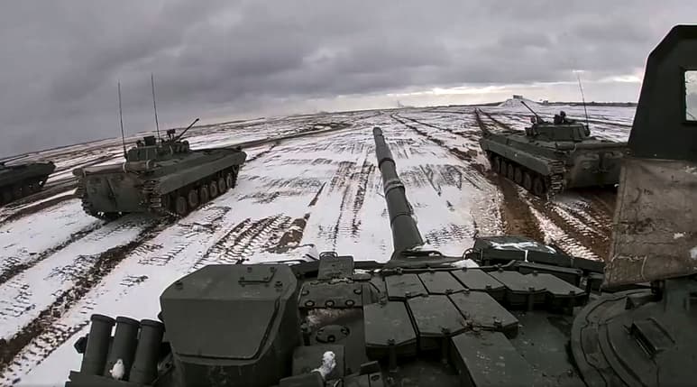 Las conversaciones con Rusia acerca de la acumulación de tropas y armamento en la frontera ucraniana están estancadas. (AP)